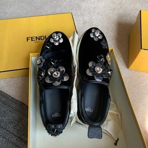 Fendi shoes 38.5 runs big